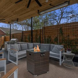 FlameHaven™ – Wicker Propane Fire Pit Column with Glass Wind Guard (US Warehouse)